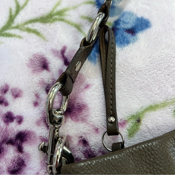 Coach Brown Leather Shoulder Bag w/ purple lining - Picture 13 of 13